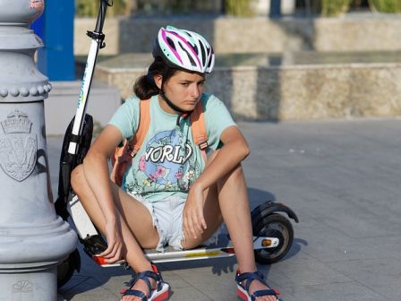 Mastering How to Ride an electric scooter: A Comprehensive Beginner's Guide